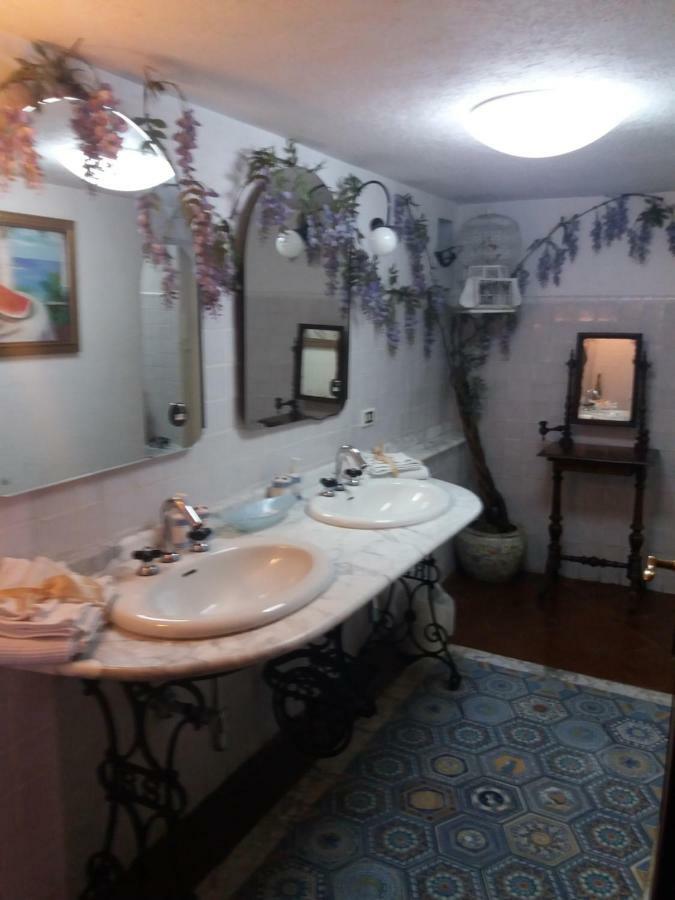 B&B Arechi Salerno Bagian luar foto